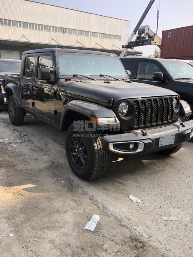 美规2023款 JeepGladiator角斗士 3.6L 自动 Sport