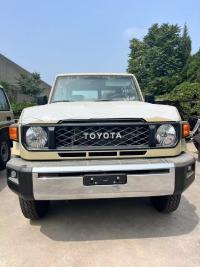 2024款丰田酷路泽LC71 4.0L 自动 汽油 铁轮