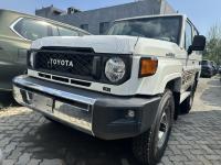 2024款 丰田酷路泽70系列 2.8T LC71 柴油 铁轮 卤素大灯