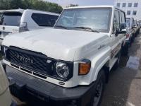 2024款 丰田酷路泽70系列 2.8T LC71 柴油 铁轮 卤素大灯