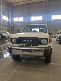 2024款 丰田酷路泽70系列 2.8T LC71 柴油 铁轮 卤素大灯