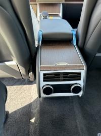 路虎揽胜行政3.0汽油