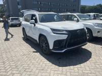 2024款 雷克萨斯LX600 LX600 7座 F-Sport运动