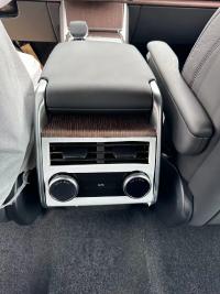 路虎揽胜行政3.0汽油