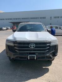 2024款 丰田酷路泽4000 4.0L GX-R 4气 17铁轮 三差 绞盘