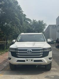 2024款 丰田酷路泽4000 4.0L GX-R 8气 18轮 真皮