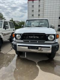 2024款 丰田酷路泽70系列 2.8T LC71 柴油 铁轮 卤素大灯