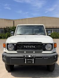 2024款 丰田酷路泽70系列 2.8T LC71 柴油 铁轮 卤素大灯