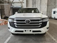 2024款 丰田酷路泽4000 4.0L GX-R 8气 18轮 真皮