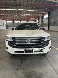 2024款 丰田酷路泽4000 4.0L GX-R 4气 17铁轮 三差 绞盘