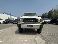 2024款 丰田酷路泽70系列 2.8T LC71 柴油 铁轮 卤素大灯