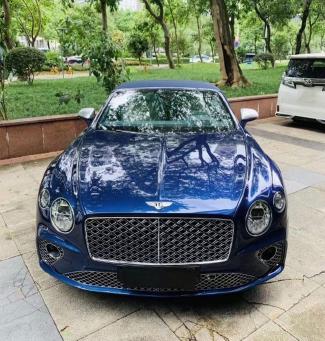 2022款 宾利欧陆 4.0T GTC 敞篷 现车秒提 定金发车 全国分期 首付两成 贵宾热线：18526401193 任经理