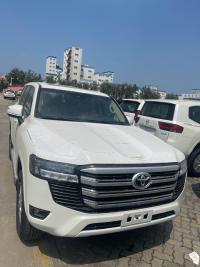 2024款 丰田酷路泽3500 3.5T GX-R 18轮 8气 天窗 无蠕行 无大灯清洗