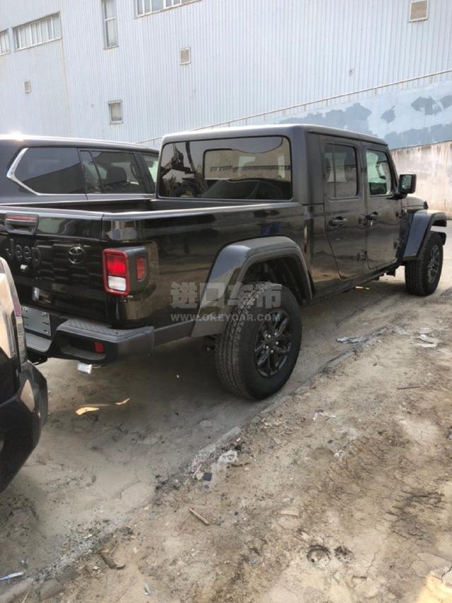 美规2023款 JeepGladiator角斗士 3.6L 自动 Sport