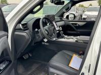 24款 LX600 7座 F-Sport运动