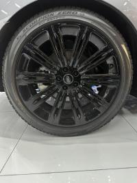 路虎揽胜行政3.0汽油