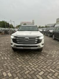 2024款 丰田酷路泽3500 3.5T GX-R 18轮 丝绒 4气 天窗 蠕行