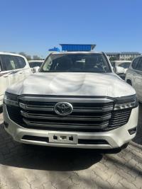 2024款 丰田酷路泽3500 3.5T GX-R 18轮 8气 天窗 无蠕行 无大灯清洗