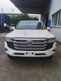 2024款 丰田酷路泽3500 3.5T GX-R 18轮 8气 天窗 无蠕行 无大灯清洗