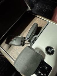 路虎揽胜行政3.0汽油