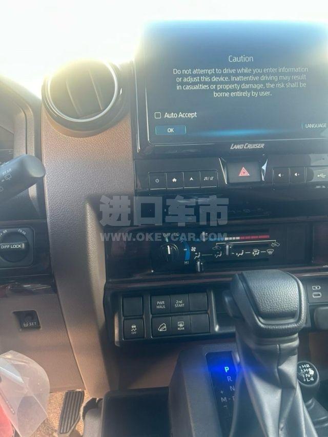 中东版2025款 丰田酷路泽LC76 4.0L LC76 自动 汽油