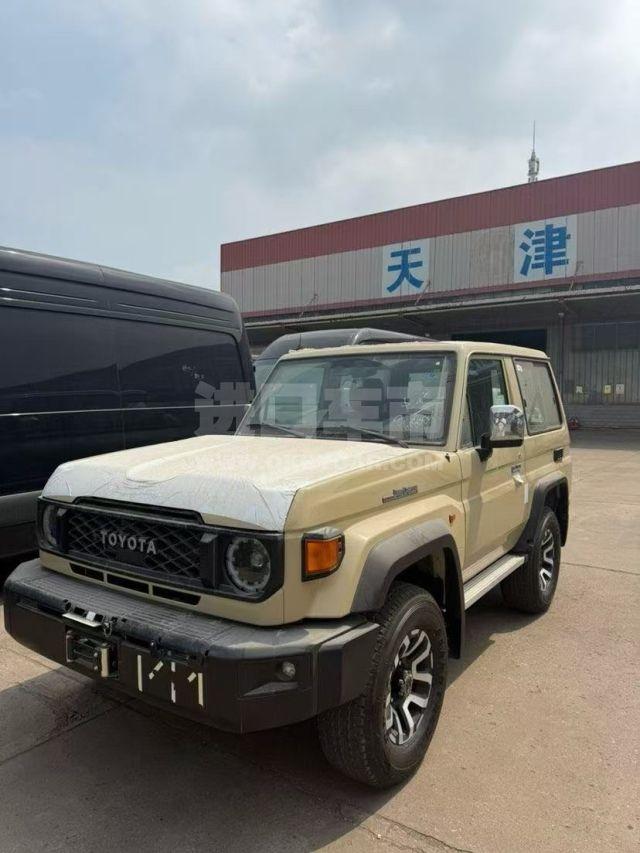 中东版2025款 丰田酷路泽LC71 2.8T 柴油