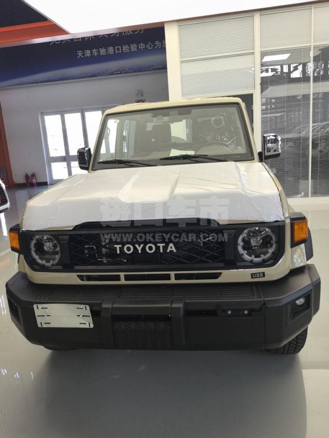 中东版2025款 丰田酷路泽LC71 2.8T 柴油