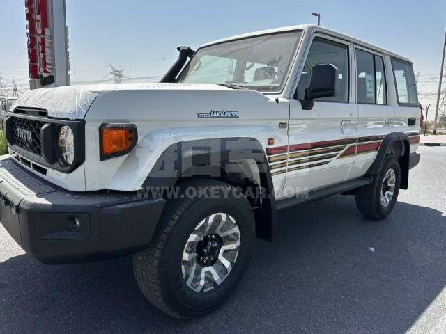 中东版2025款 丰田酷路泽LC76 2.8T LC76 手动 柴油