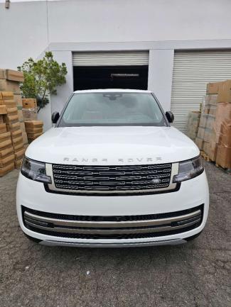 2025款 路虎揽胜3.0T P400 汽油 SE 长轴 7座 联系方式：15522748577 （同微信）可视频验车 大商无欺 无隐藏消费