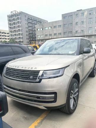 2025款 路虎揽胜3.0T P400 汽油 SE 长轴 7座 18630906661（同微信）豪车商务定制 全国上牌 报价不代表成交价 关于车辆更多配置及改装方案