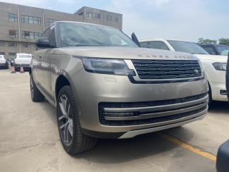 2025款 路虎揽胜3.0T P400 汽油 SE 长轴 7座 联系方式：15522748577 （同微信）可视频验车 大商无欺 无隐藏消费