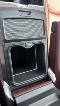 路虎揽胜行政3.0汽油