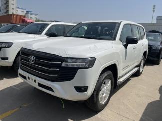 2025款 丰田酷路泽4000 4.0L GX-R 4气 17铁轮 三差 无绞盘 15522766119（同微信）可视频验车 价格变动快 欢迎电话咨询现车情况