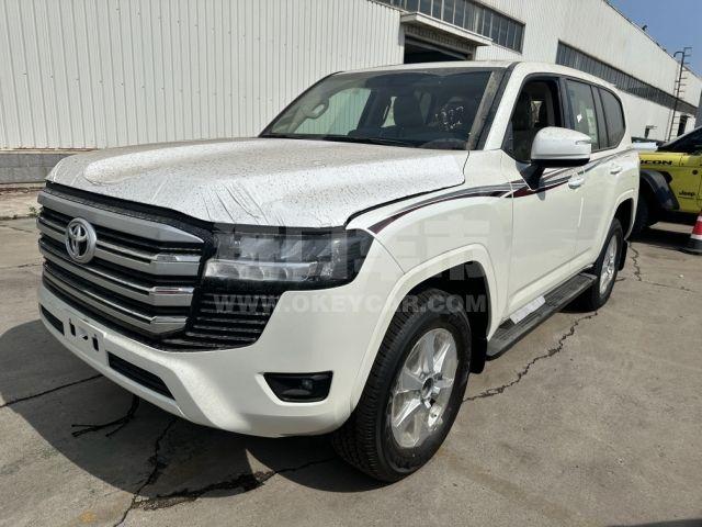 中东版2025款 丰田酷路泽4000 4.0L GX-R 8气 18轮 丝绒