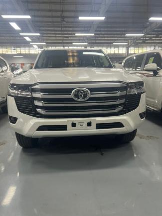 2025款 丰田酷路泽4000 4.0L GX-R 8气 18轮 丝绒 15522766119（同微信）可视频验车 价格变动快 欢迎电话咨询现车情况