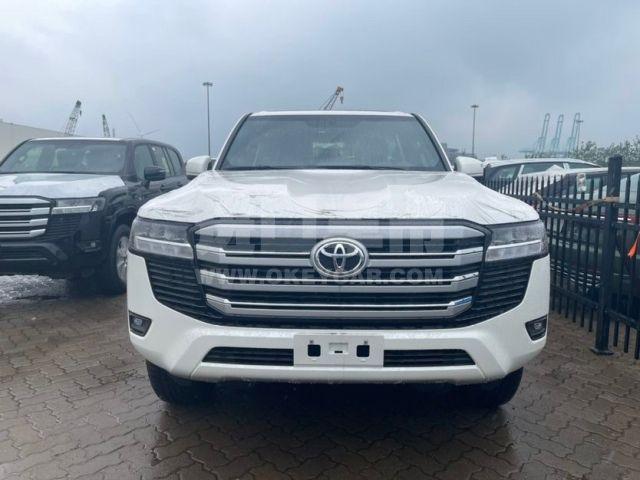 中东版2025款 丰田酷路泽4000 4.0L GX-R 8气 18轮 丝绒