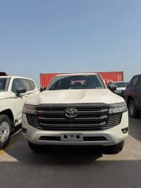 2025款 丰田酷路泽4000 4.0L GX-R 4气 17铁轮 三差 无绞盘