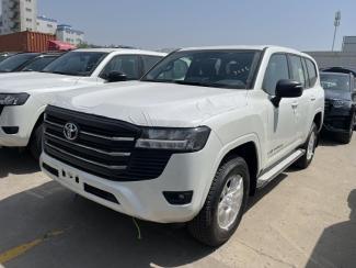 2025款 丰田酷路泽4000 4.0L GX-R 4气 17铁轮 三差 无绞盘 15522766119（同微信）可视频验车 价格变动快 欢迎电话咨询现车情况