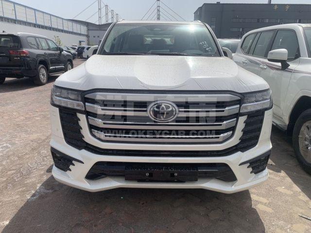 中东版2025款 丰田酷路泽4000 4.0L GX-R 8气 20轮 真皮 (Modellista套件) 科威特