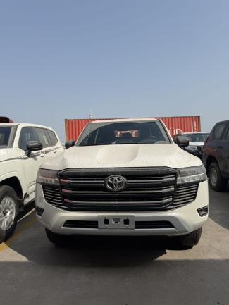 2025款 丰田酷路泽4000 4.0L GX-R 4气 17铁轮 三差 无绞盘 15522766119（同微信）可视频验车 价格变动快 欢迎电话咨询现车情况