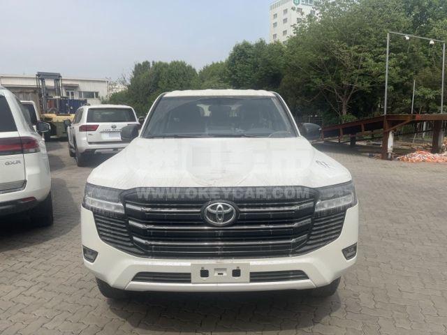 中东版2025款 丰田酷路泽4000 4.0L GX-R 4气 17铁轮 三差 无绞盘