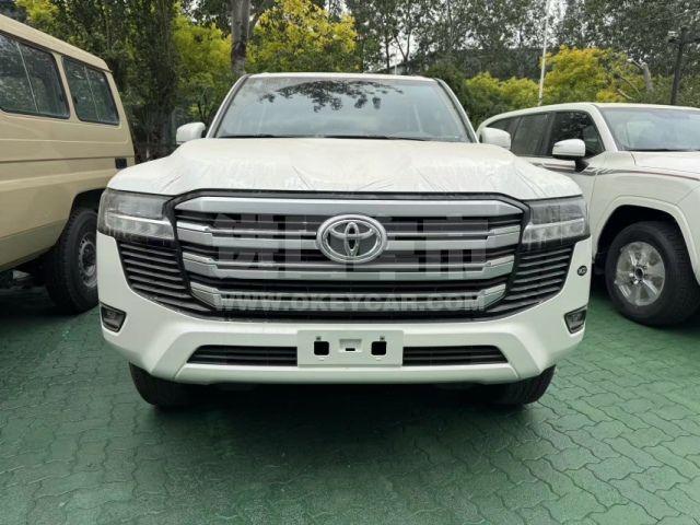中东版2025款 丰田酷路泽4000 4.0L GX-R 4气 18轮 无窗