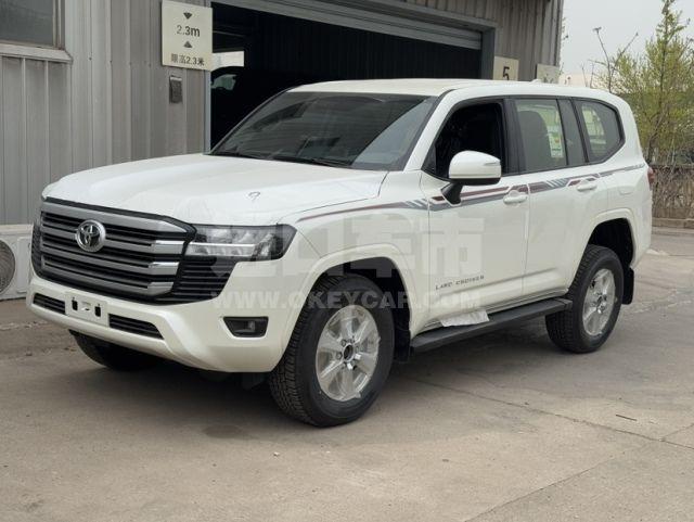 中东版2025款 丰田酷路泽4000 4.0L GX-R 4气 18轮 无窗