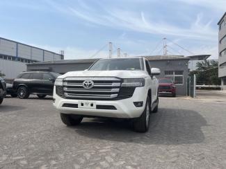 2025款 丰田酷路泽4000 4.0L GX-R 4气 18轮 无窗 联系方式：15522748577 （同微信）可视频验车 大商无欺 无隐藏消费