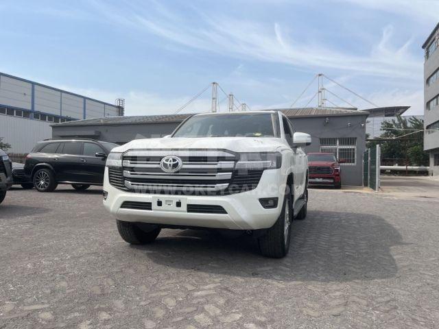 中东版2025款 丰田酷路泽4000 4.0L GX-R 4气 18轮 无窗