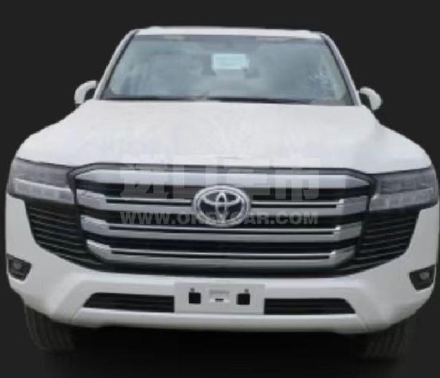 中东版2025款 丰田酷路泽4000 4.0L GX-R 8气 18轮 丝绒