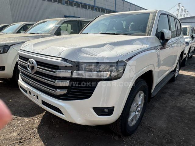 中东版2025款 丰田酷路泽4000 4.0L GX-R 8气 18轮 丝绒