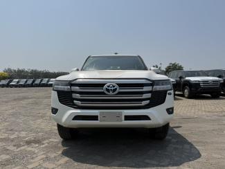 2025款 丰田酷路泽4000 4.0L GX-R 8气 18轮 丝绒 联系电话：15122349933 敬业 {同微信} 可零首付 定金发车 大商无欺 无隐藏消费