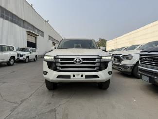 2025款 丰田酷路泽3500 3.5T GX-R 18轮 丝绒 8气 天窗 联系方式：杨经理 13132141235（同微信）可视频验车 价格变动快 欢迎电话咨询现车情况