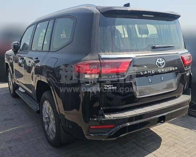 中东版2025款 丰田酷路泽3500 3.5T GX-R 20轮 JBL 前通风 雷测 High科威特